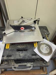 lot 241 image: FlorCraft 7 Inch Tile Cutting Machine Model WTC180 with Blade