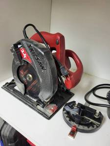 lot 263 image: Skilsaw 2.4 HP Circular Saw with Guide Attachment