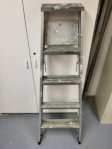 lot 288 image: Lot of 2 Step Ladders including Ridd-Jid Aluminum and Black 2-Step Ladder