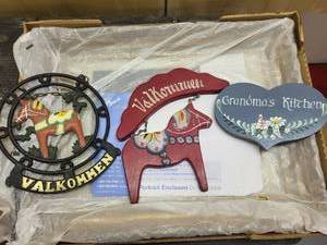 lot 295 image: Set of 3 Scandinavian Welcome Wall Plaques