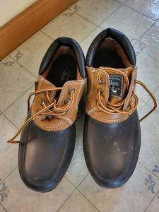 lot 391 image: G.H. Bass & Co. Bass-Huey Leather and Rubber Duck Shoes Size 8M