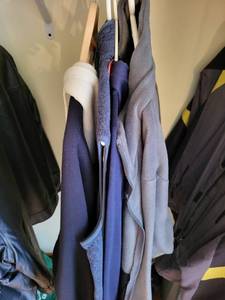 lot 416 image: Set of 4 Mens Outerwear Items - Jackets, Hoodie, Vest (M and L)