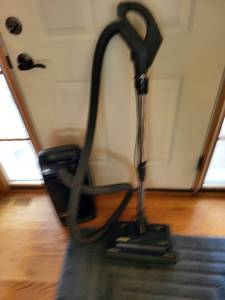 lot 420 image: Kenmore Whispertone 200 Canister Vacuum with Power-Mate Attachment