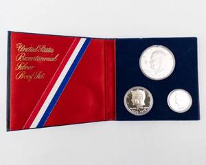 lot 75 image: 3 piece proof 40% silver 1976 Bicentennial set in original packaging