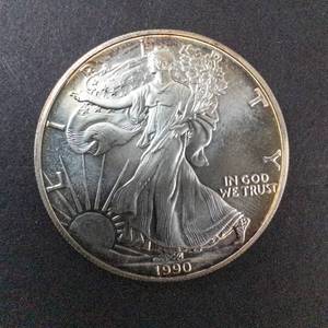 lot 66R image: 1990 Silver Eagle 1oz Fine Silver One Dollar Coin