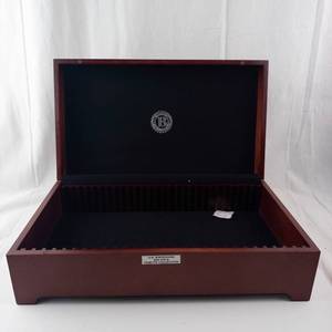 lot 2E image: U.S. Statehood 24k Gold Tribute Collection Wooden Box Bradford Authenticated