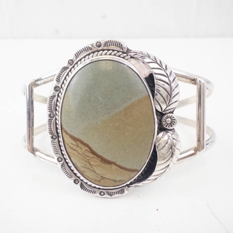 lot 12 image: Southwestern Sterling Silver Agate Stone Cuff Bracelet