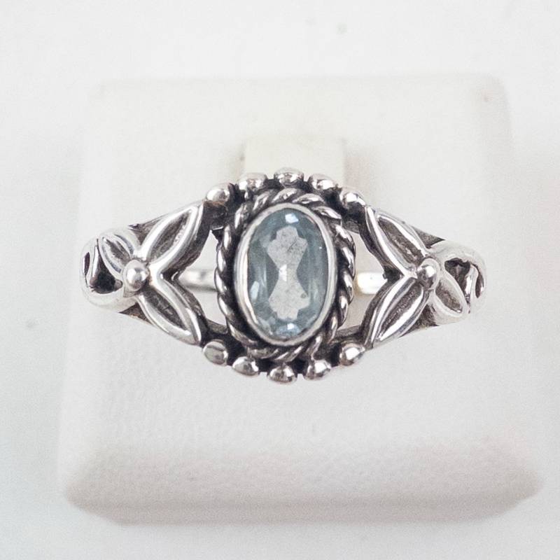 lot 24 image: Aquamarine Ring - Sterling Silver (925) - Size 8.75 - Filigree Leaf