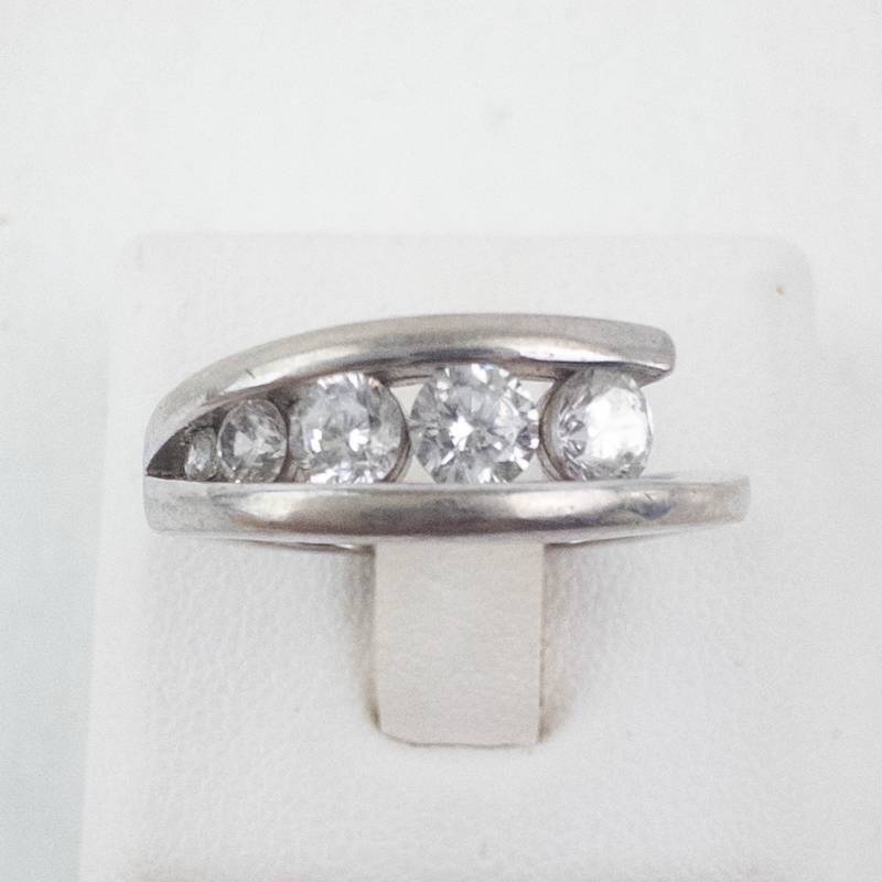 lot 25 image: Kelo 925 CZ Ring - Size 7.5 - 3.4 g