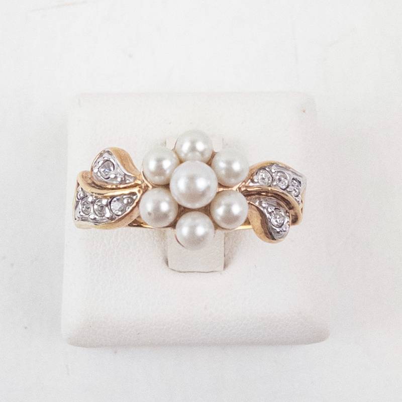 lot 27 image: Pearl & CZ Cluster Ring - Size 9, Gold-Tone Jewelry
