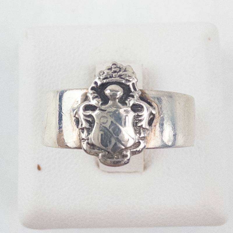 lot 31 image: LGB Sterling Silver Crest Ring - Size 6.5