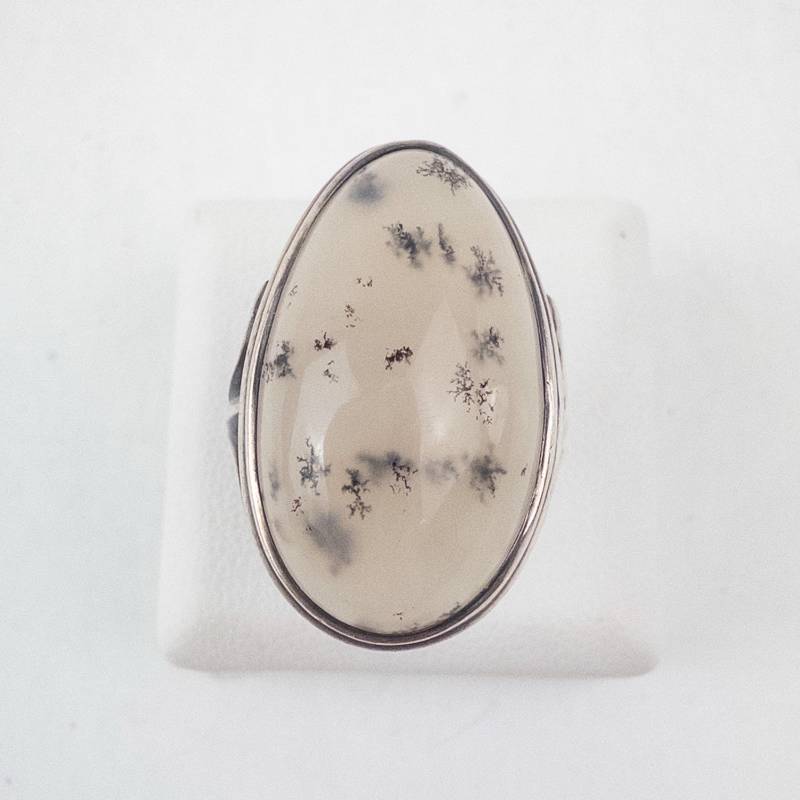 lot 37 image: Sterling Silver Oval Dendritic Agate Ring - Size 3.5