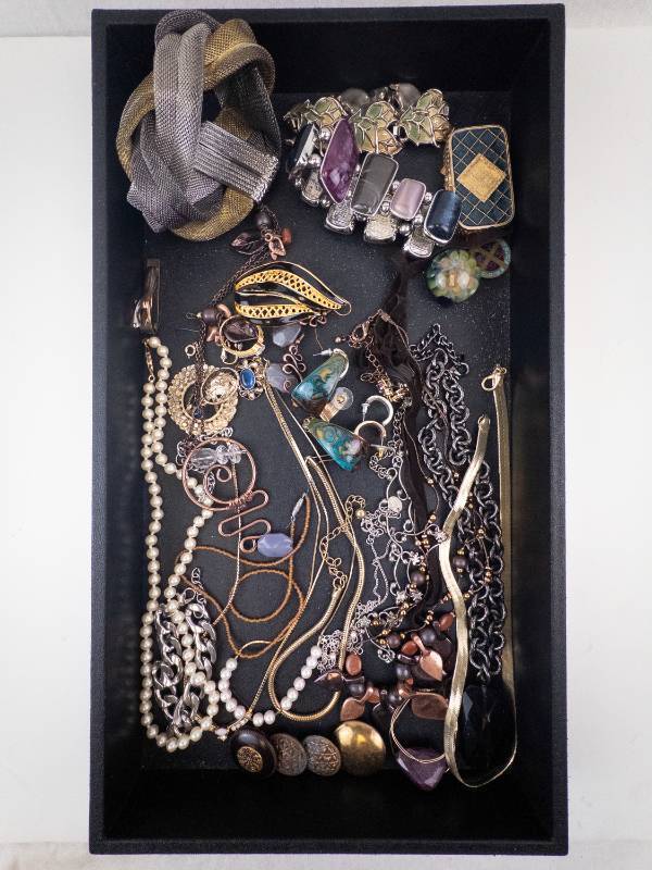 lot 60 image: Costume Jewelry Lot - Necklaces, Bracelets, Rings & Pearls