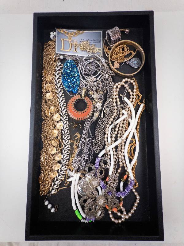 lot 61 image: Assorted Jewelry Lot - Necklaces, Beads & Bracelets, Gold & Silver Tones