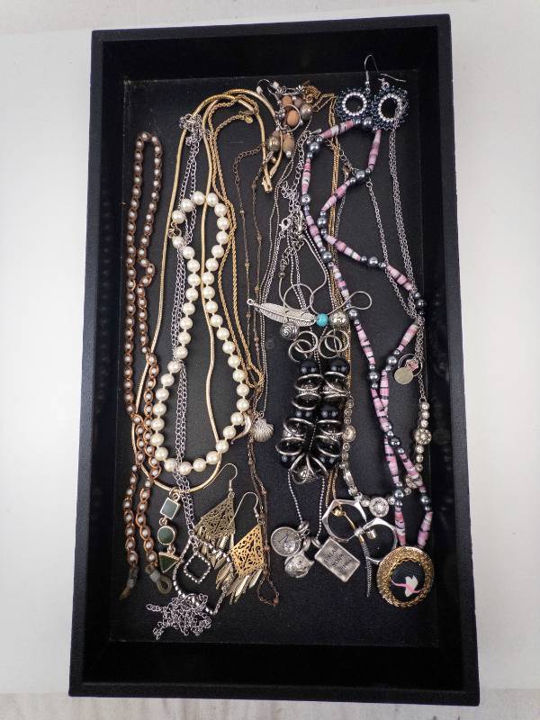 lot 76 image: Jewelry Lot - Assorted Necklaces & Bracelets with Pearl-Like Beads, Beaded Chains & Charms