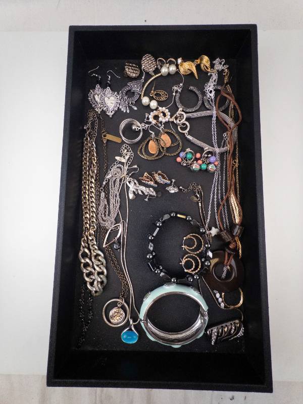 lot 77 image: Costume Jewelry Lot - Assorted Necklaces, Bracelets, Earrings & Rings