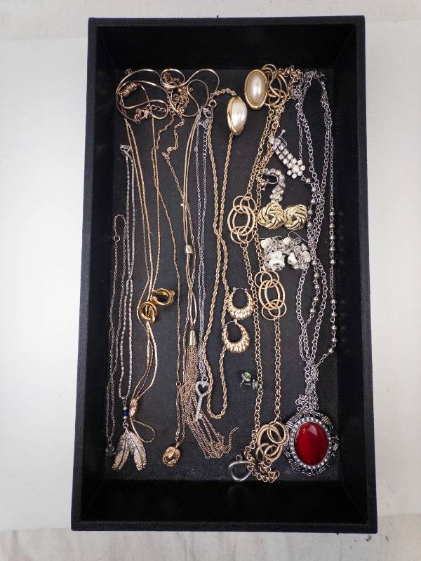 lot 79 image: Assorted Jewelry Lot - Necklaces, Bracelets & Red Cabochon Pendant