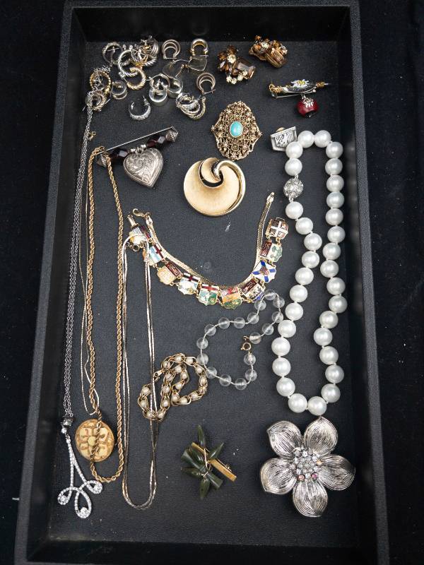 lot 81 image: Assorted Costume Jewelry Lot - Necklaces, Bracelets, Earrings & Brooches