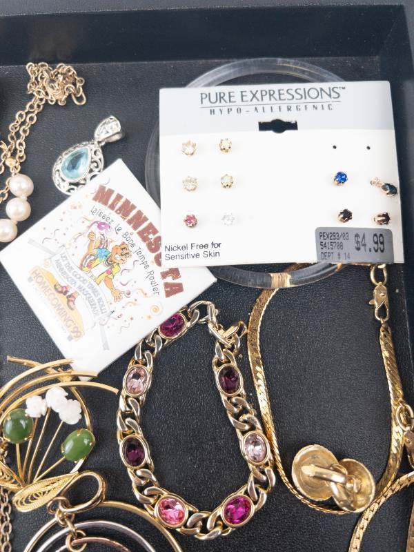 lot 89 image: Assorted Pearl & Bead Jewelry Lot - Necklaces, Bracelets & Earrings