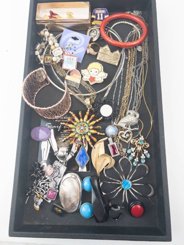 lot 94 image: Costume Jewelry Lot - Necklaces, Pins, Bracelets, Rings & Brooches