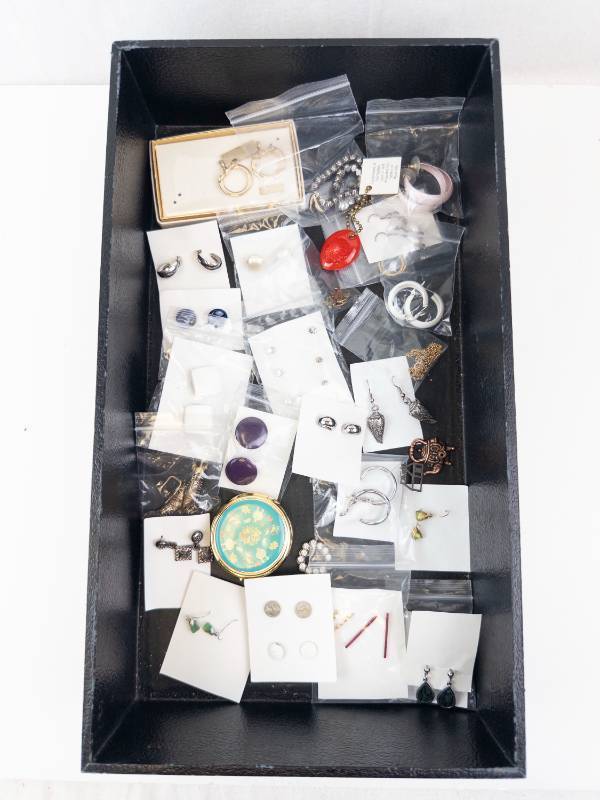 lot 132 image: Assorted Costume Jewelry Lot - Earrings, Rings, Bracelets, Pendants