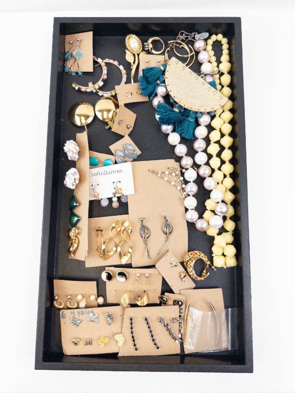 lot 133 image: Croft & Barrow Jewelry Assortment - Earrings, Necklaces, Bracelets & Rings