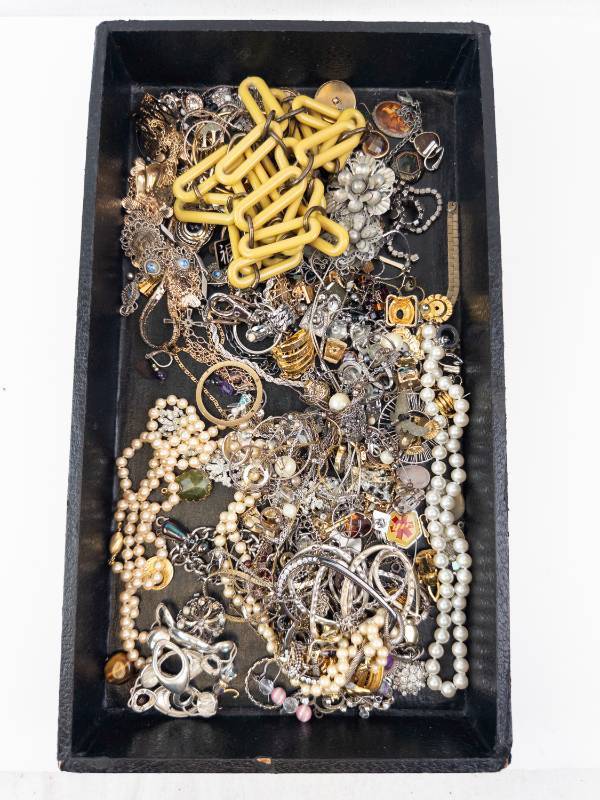 lot 135 image: Assorted Costume Jewelry Lot - Pearls, Chains, Rings, Earrings, Brooches