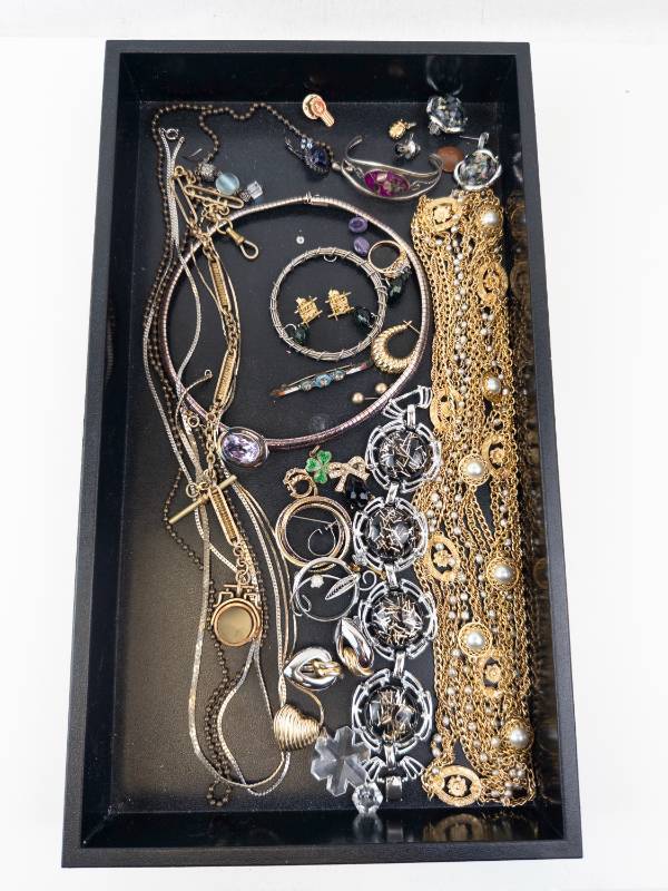 lot 139 image: Gold & Silver-Tone Jewelry Lot - Necklaces, Bracelets, Rings & Earrings