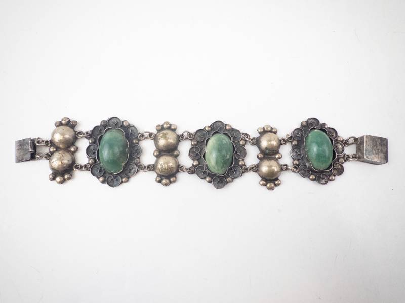 lot 226 image: Mexican Sterling Silver Bracelet - Green Cabochons, 925