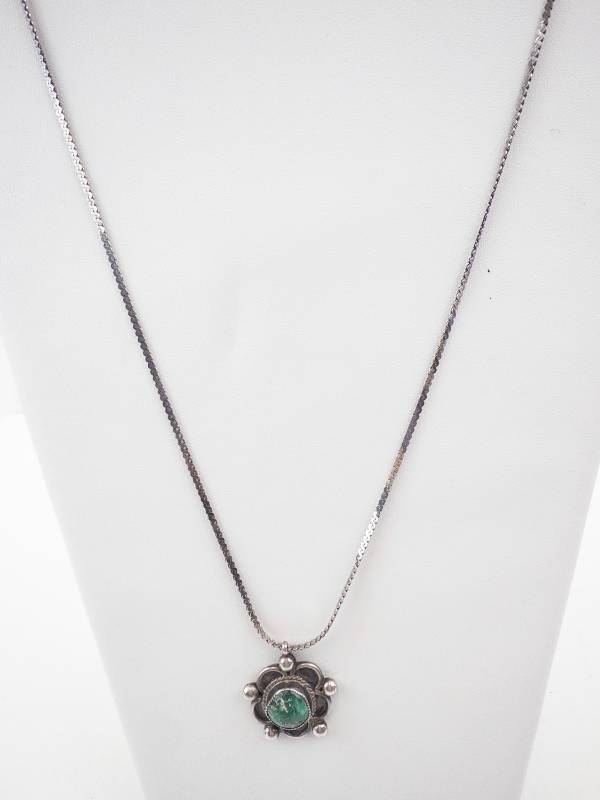 lot 234 image: Silver Floral Pendant on 23.5 Chain with Green Cabochon