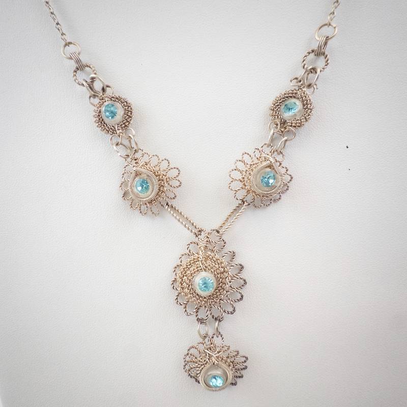 lot 236 image: Blue Cabochon Filigree Necklace 18 Inch Long