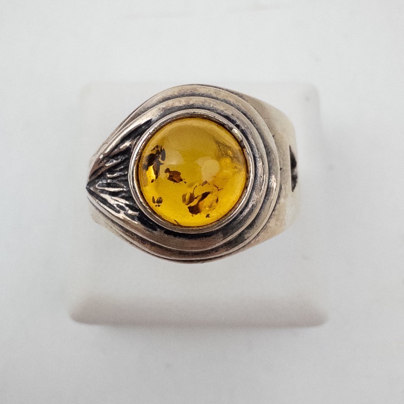 lot 43 image: Amber Cabochon Ring - Sterling Silver 925, Size 8