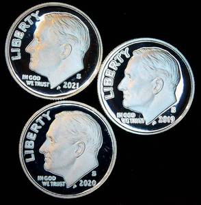 lot 71 image: Collection of (3) Gem Proof .999 Silver Dimes