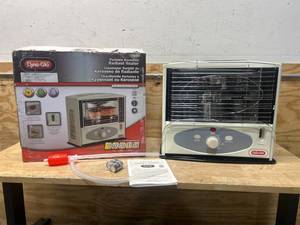 lot 9 image: Dyna-Glo 10,000 BTU Portable Kerosene Heater