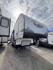 lot 8 image: 2023 CHEROKEE 235MBBL