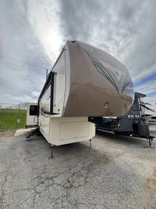 lot 9 image: 2017 CEDAR CREEK 36CKTS