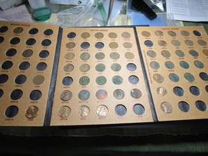 lot 44 image: Lincoln Penny Coin Holder