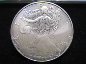 lot 72 image: 2010 American Eagle $1 Silver Coin