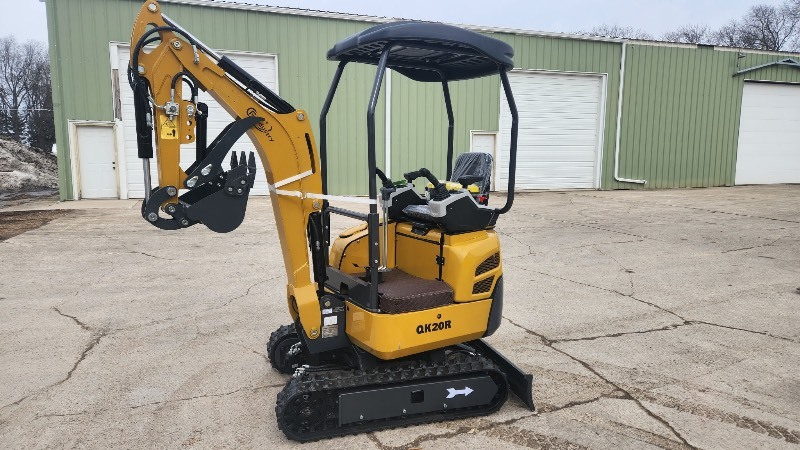 lot 1421 image: 2026 CFG Mini Excavator (QK20R)