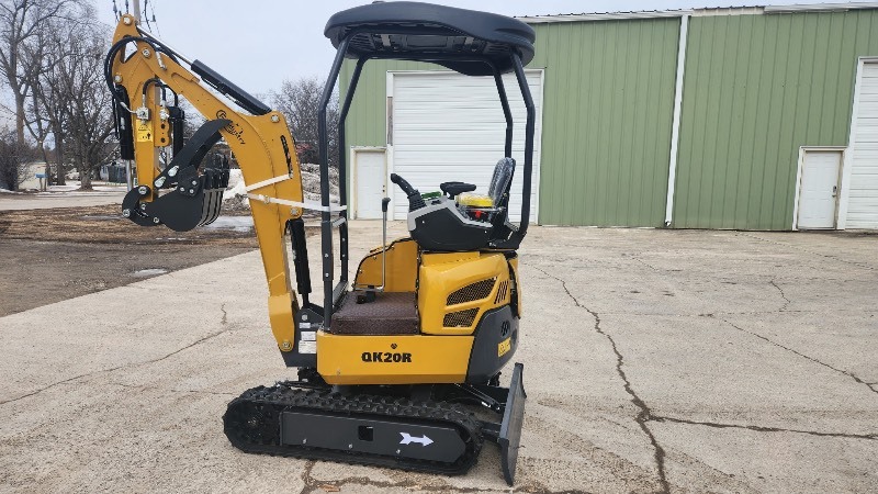 lot 1421 image: 2026 CFG Mini Excavator (QK20R)
