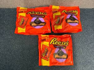 lot 96 image: 3 ReeseS Lava Cups
