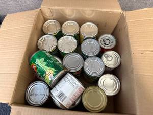 lot 92 image: Box Of Assorted Canned Goods