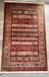 lot 18 image: Unique Loom Kashkuli Gabbeh Collection Rug - 3 x 5 Runner - RedRed