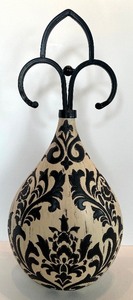 lot 20 image: Carolyn Kinder International Damask Vase 44065