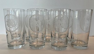 lot 43 image: Notre Dame Glass Tumblers - Set of 8 with ND Logo