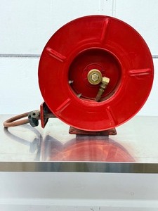 lot 19 image: HEAVY DUTY Speedaire Industrial Air Hose Reel - Auto Retract 50ft 38 - Model 2Z865B