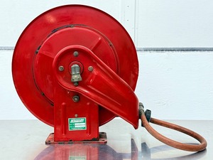 lot 19 image: HEAVY DUTY Speedaire Industrial Air Hose Reel - Auto Retract 50ft 38 - Model 2Z865B