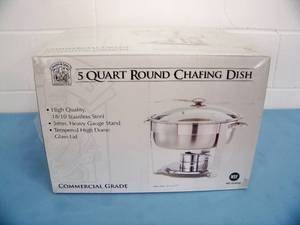 lot 32 image: Bakers and Chefs 5-Quart Round Chafing Dish - NEW IN BOX