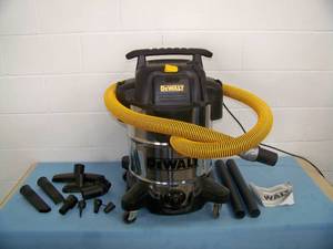 lot 4 image: DeWalt 10 Gallon WetDry Vac  Vacuum