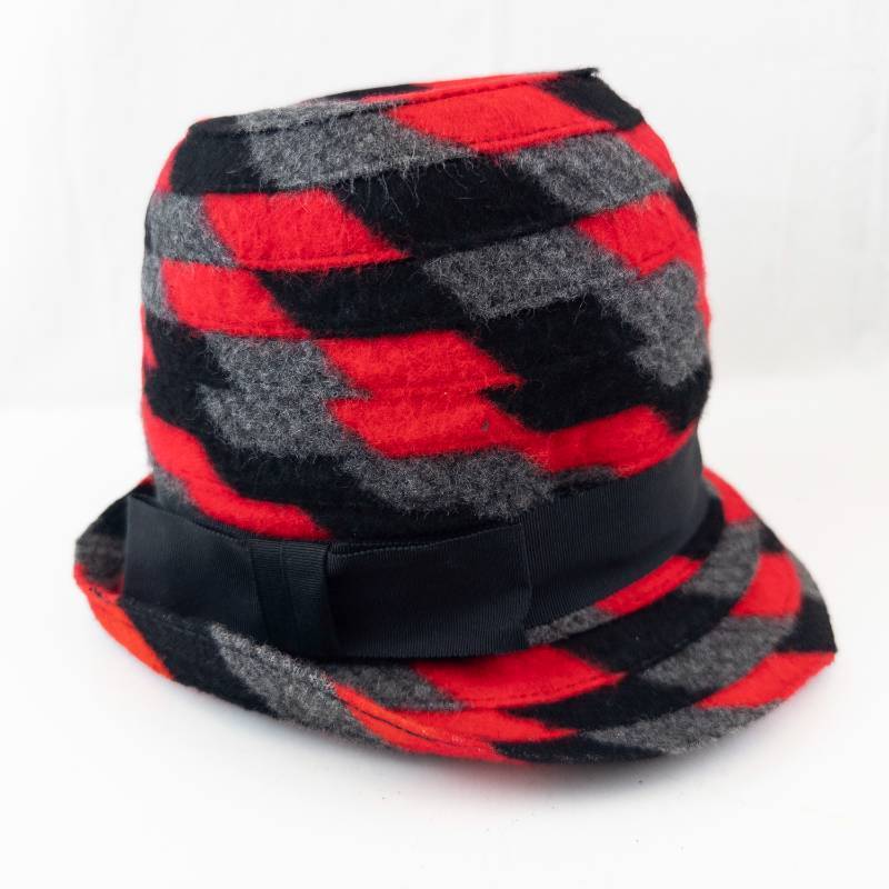 lot 106 image: Clover Lane Hat - EU Union Made RedBlack Gray Fuzzy Pattern with Black Ribbon